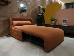 CATERPILLAR電動梳化床；單座位梳化床；橙色梳化；寵物布梳化；慳位傢俬；平推電動變形；防潑水；at.home梳化；彈鉸梳化；新樓入伙傢俬；梳化床推介