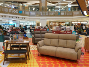 at.home最萌聖誕傢俬祭登陸HomeSquare;聖誕活動2025;大型水晶球;聖誕打卡位;商場活動;傢俬展銷優惠