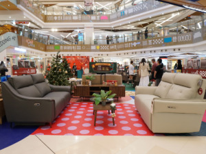 at.home最萌聖誕傢俬祭登陸HomeSquare；聖誕活動2025；大型水晶球；聖誕打卡位；商場活動；傢俬展銷優惠